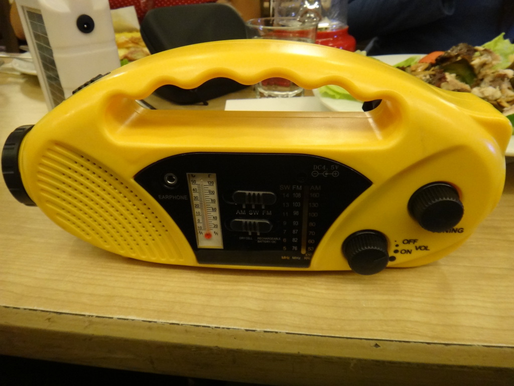 Solar Dynamo Radio with Charger and LED